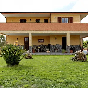*** Bed and breakfast Le Camelie Italia